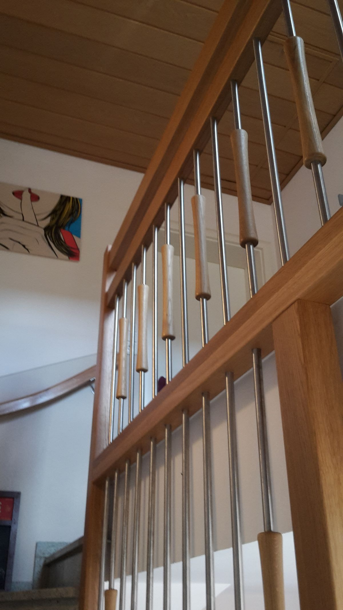 Geländer aus Metal und Holz