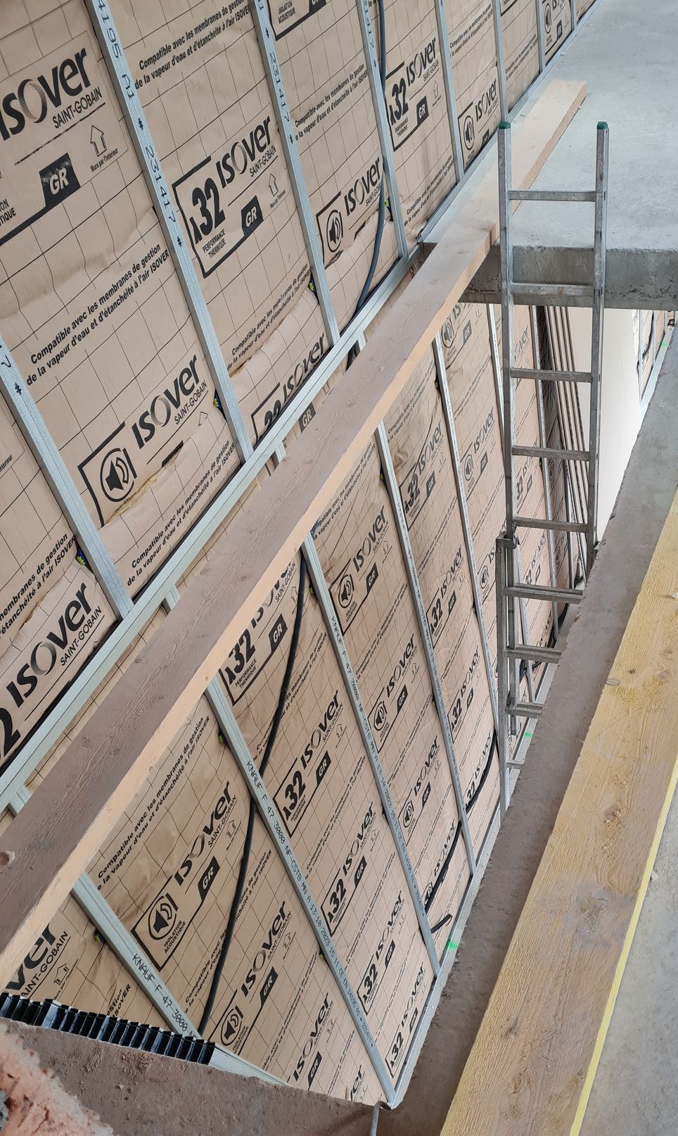 Plaques d'isolants avec une échelle