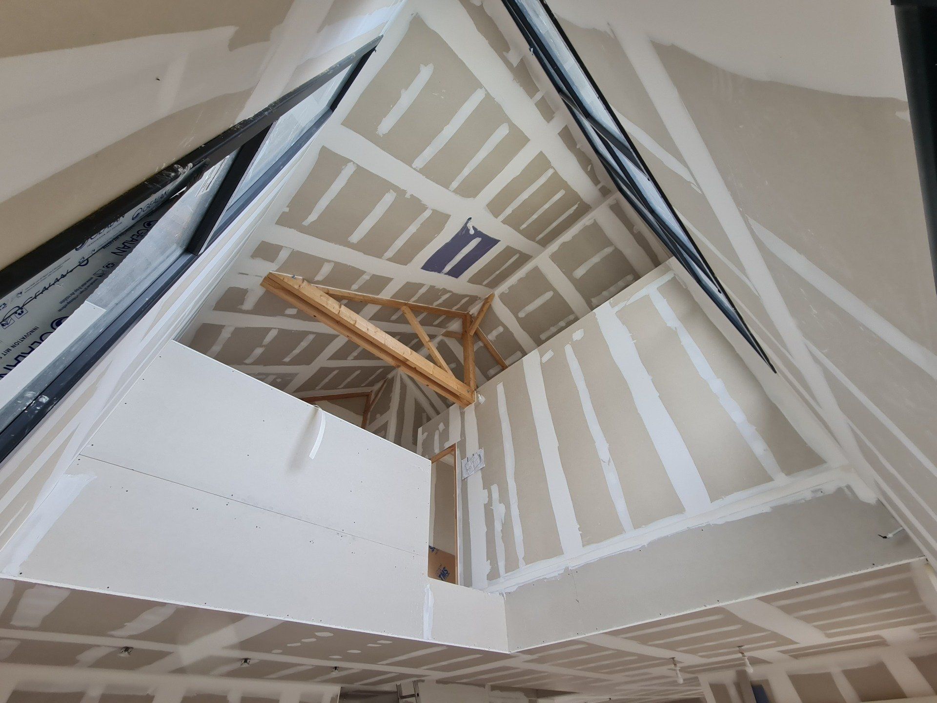 Cloisons sous toiture