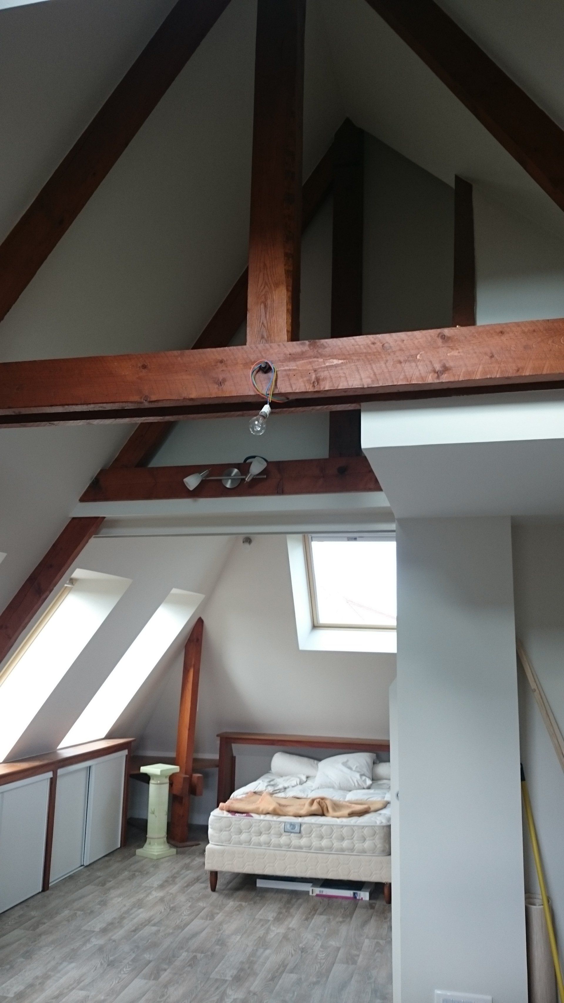 Travaux de cloisonnement de combles