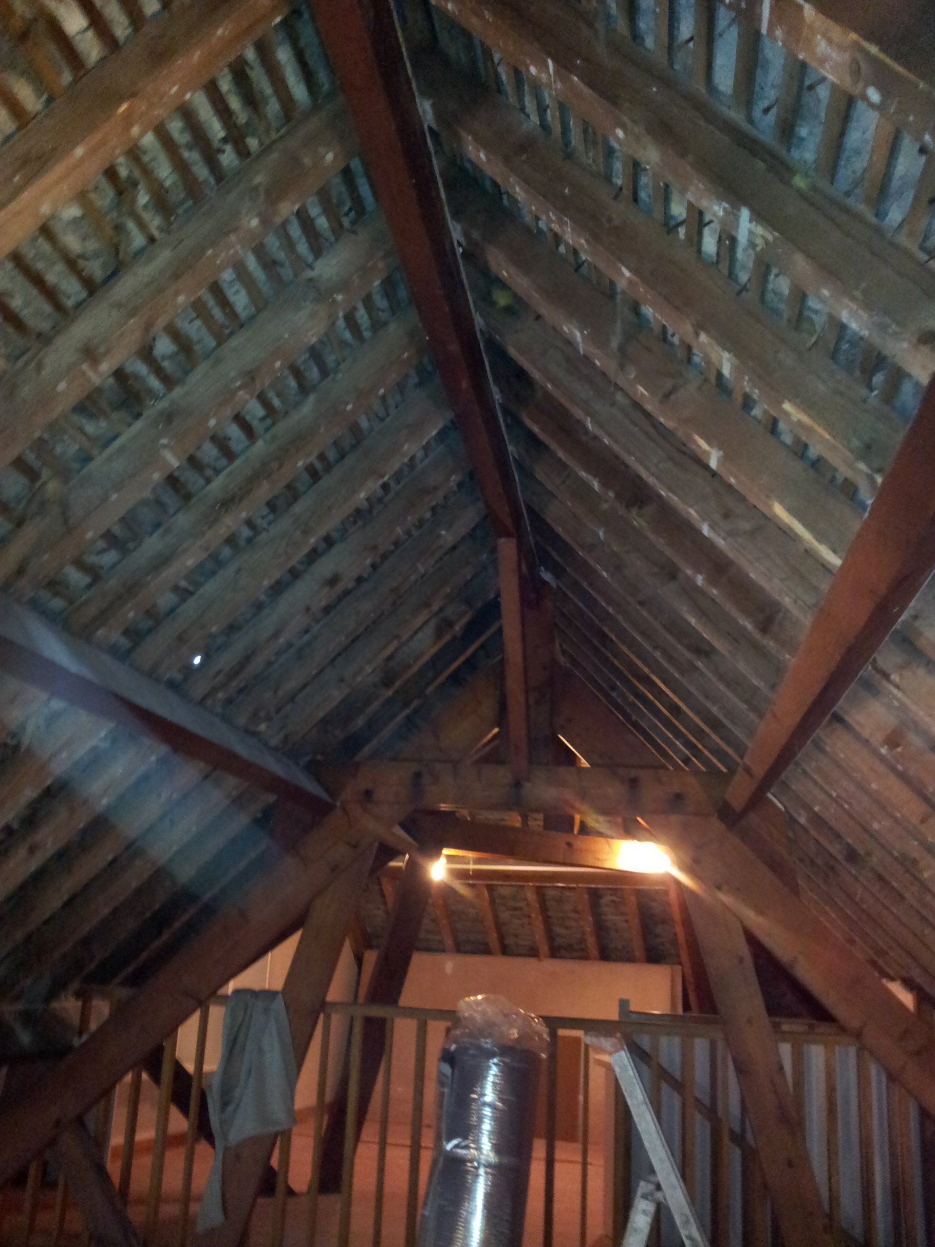 Sous-toiture avant travaux