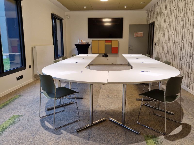 Salle Ecorce avec table en U