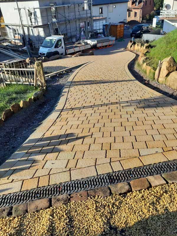 Containerdienst Brödel, Wilgartswiesen, Bauschutt, Mischabfälle, Erdmasse, Steine, Schotter, Erdarbeiten, Entrümpelung, Brandschutz, Sand, Kies, Humus, Mutterboden, Transporte, Baggerarbeiten