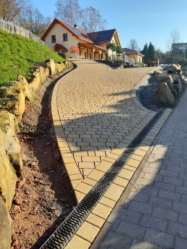 Containerdienst Brödel, Wilgartswiesen, Bauschutt, Mischabfälle, Erdmasse, Steine, Schotter, Erdarbeiten, Entrümpelung, Brandschutz, Sand, Kies, Humus, Mutterboden, Transporte, Baggerarbeiten