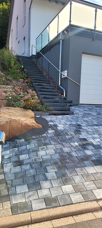 Containerdienst Brödel, Wilgartswiesen, Bauschutt, Mischabfälle, Erdmasse, Steine, Schotter, Erdarbeiten, Entrümpelung, Brandschutz, Sand, Kies, Humus, Mutterboden, Transporte, Baggerarbeiten