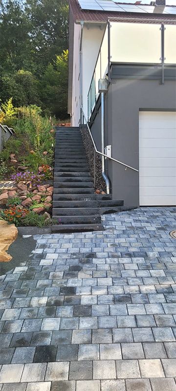 Containerdienst Brödel, Wilgartswiesen, Bauschutt, Mischabfälle, Erdmasse, Steine, Schotter, Erdarbeiten, Entrümpelung, Brandschutz, Sand, Kies, Humus, Mutterboden, Transporte, Baggerarbeiten