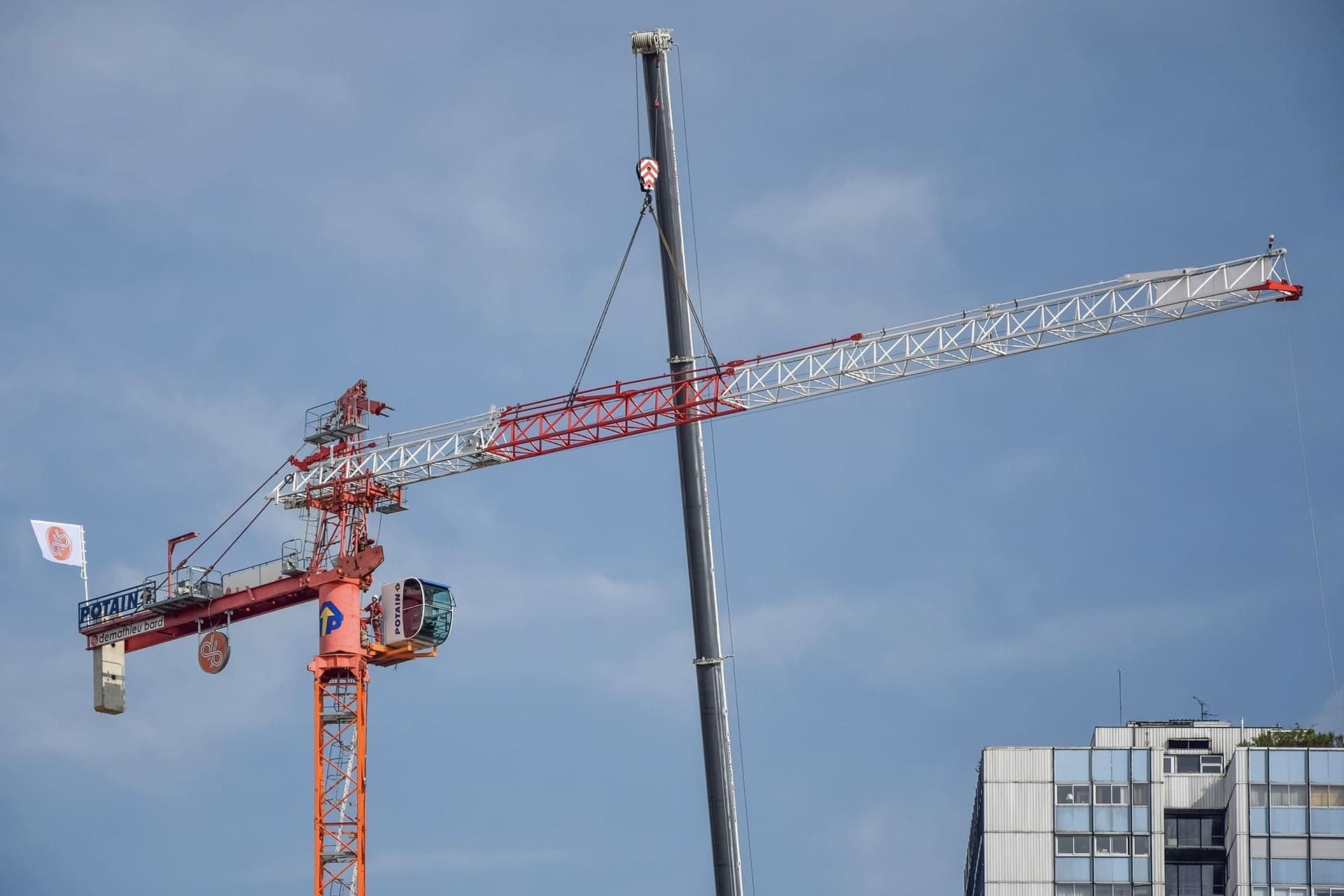 Levage d'une grue