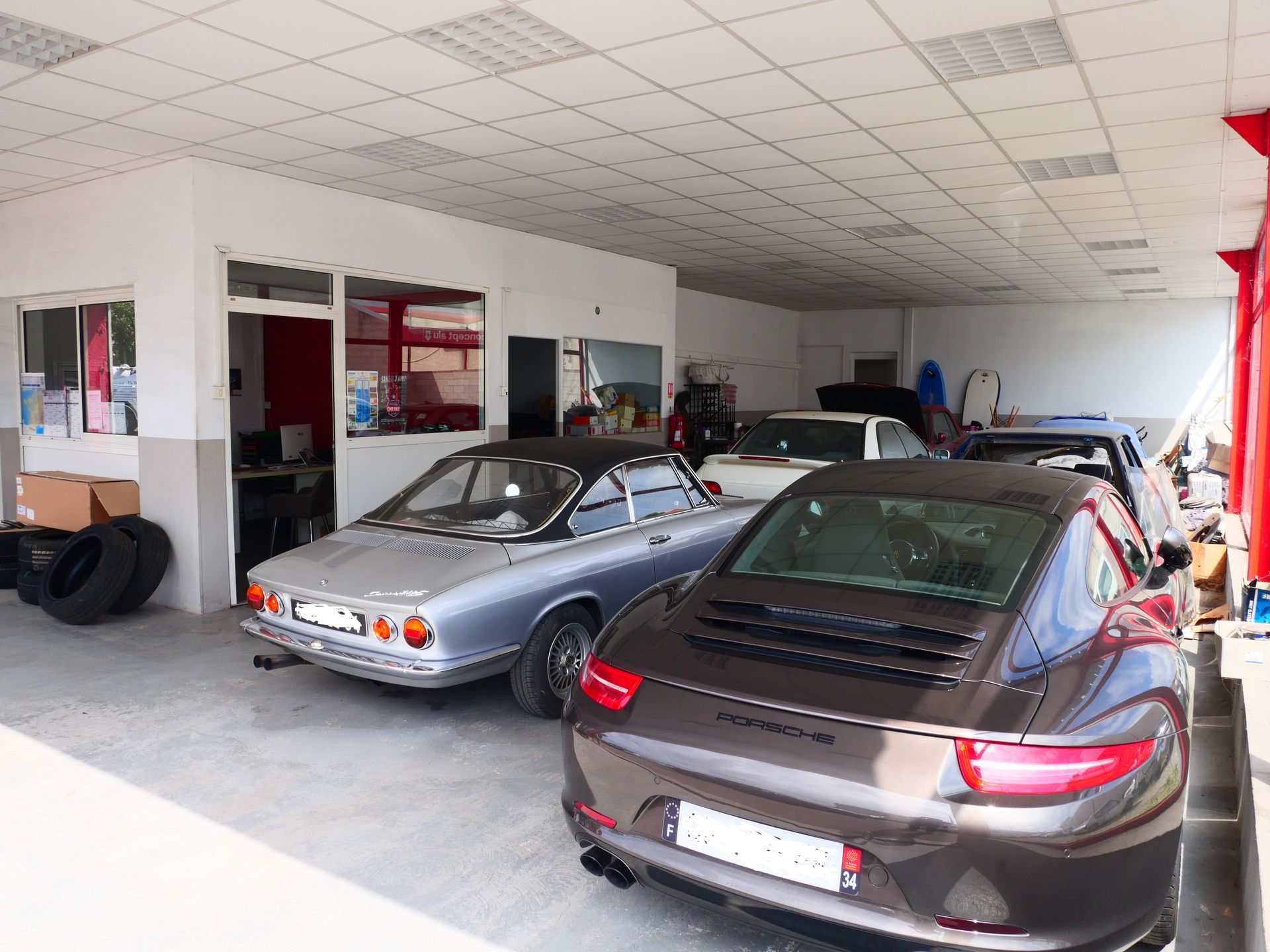 Entrée du bureau dans le hall