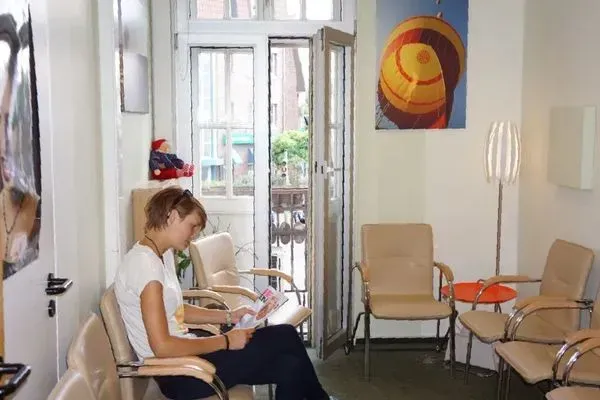 Der Warteraum der Zahnarztpraxis Dr. Lehnemann in Lünen