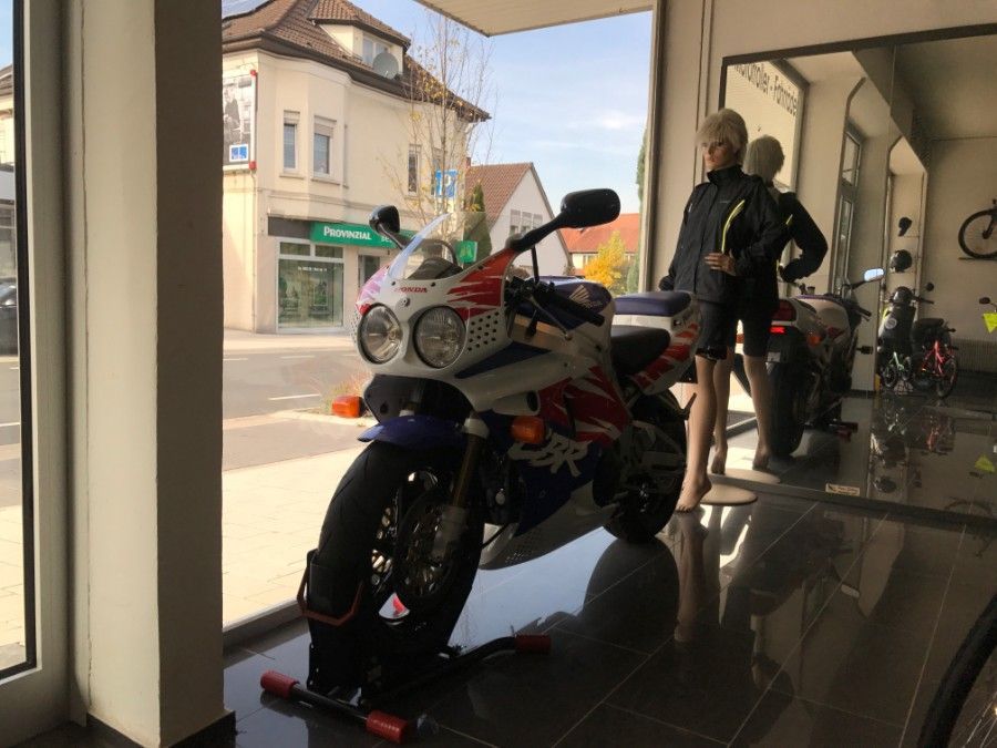 Auswahl an Fahrrädern und Zuberhör