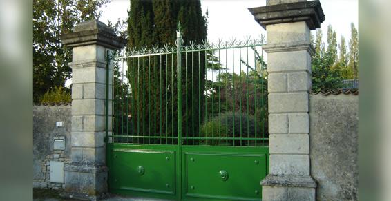 Installation de portails à François - Schone  