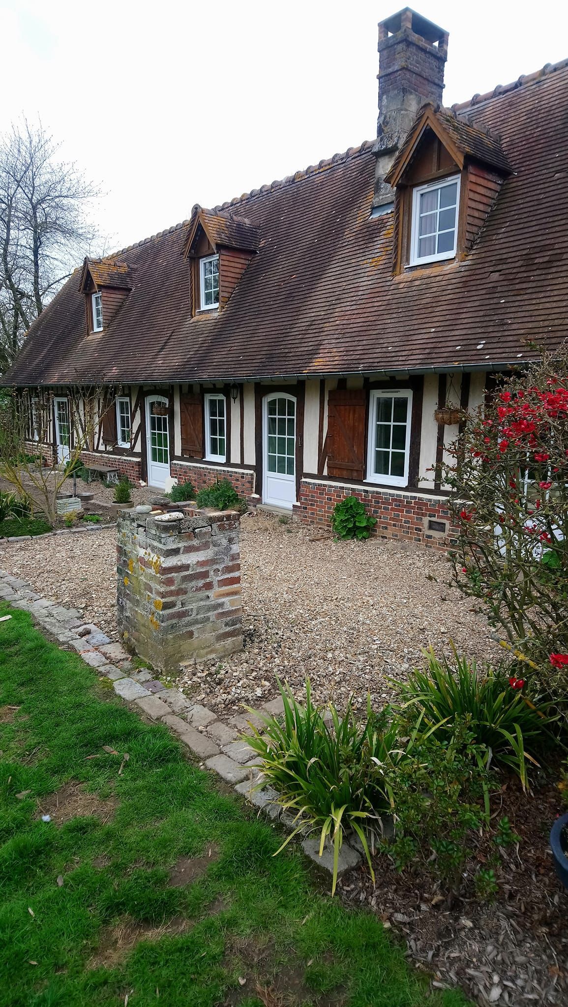Extérieure d'une maison en gravier