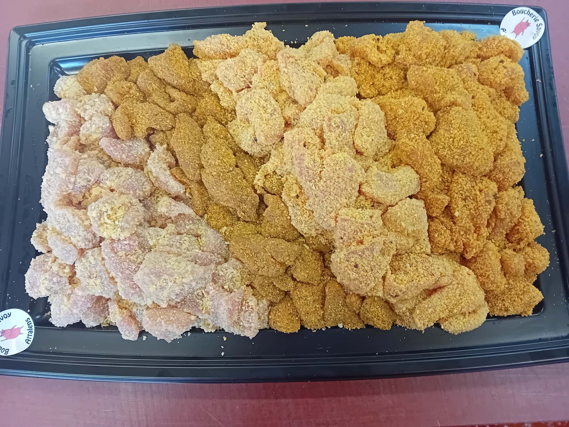 plat de morceaux de viandes panées