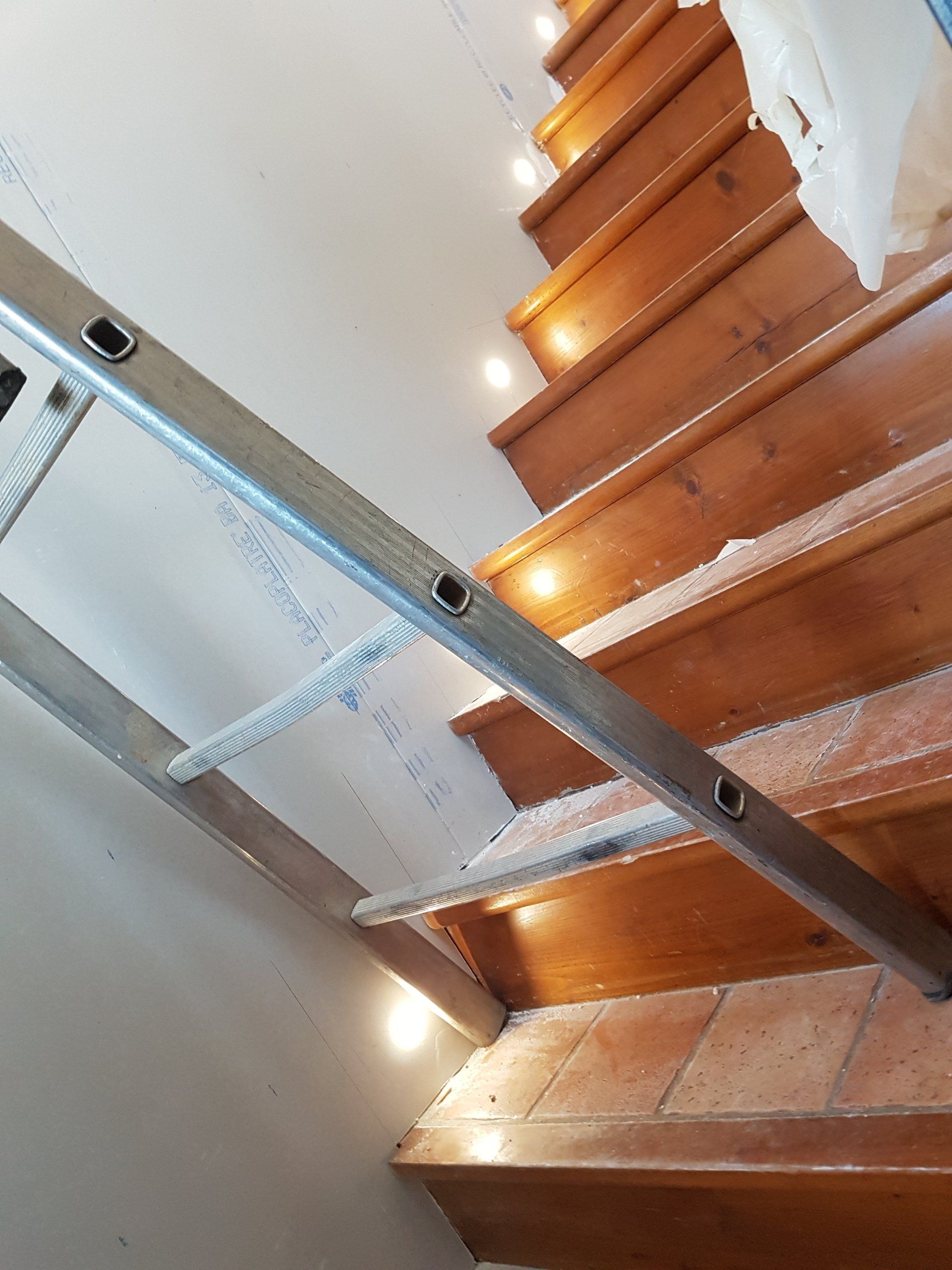 Travaux luminaire escalier