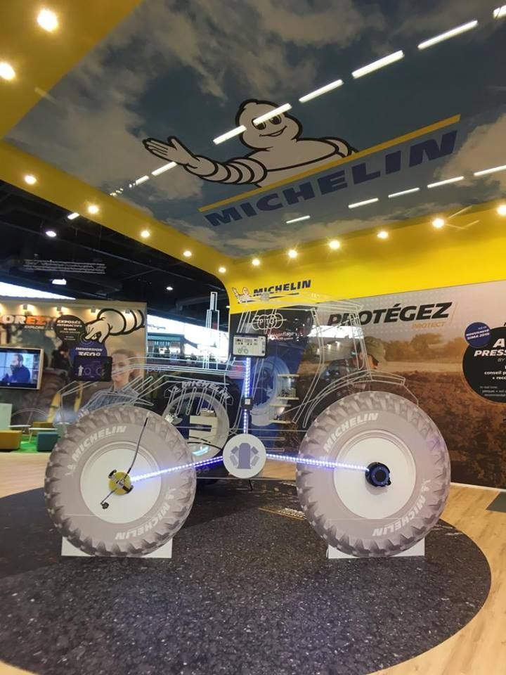 Stand publicitaire Michelin