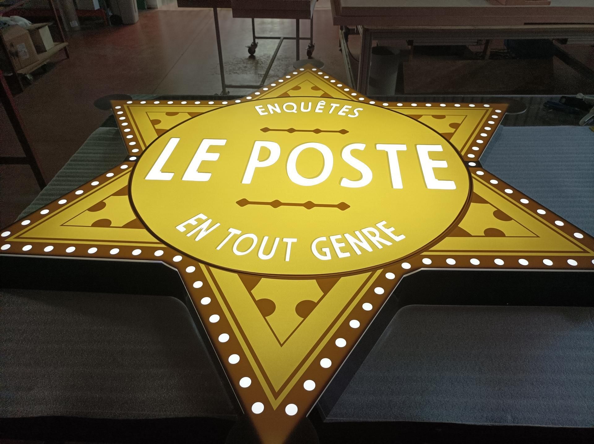 Signalétique Le Poste en forme d'étoile