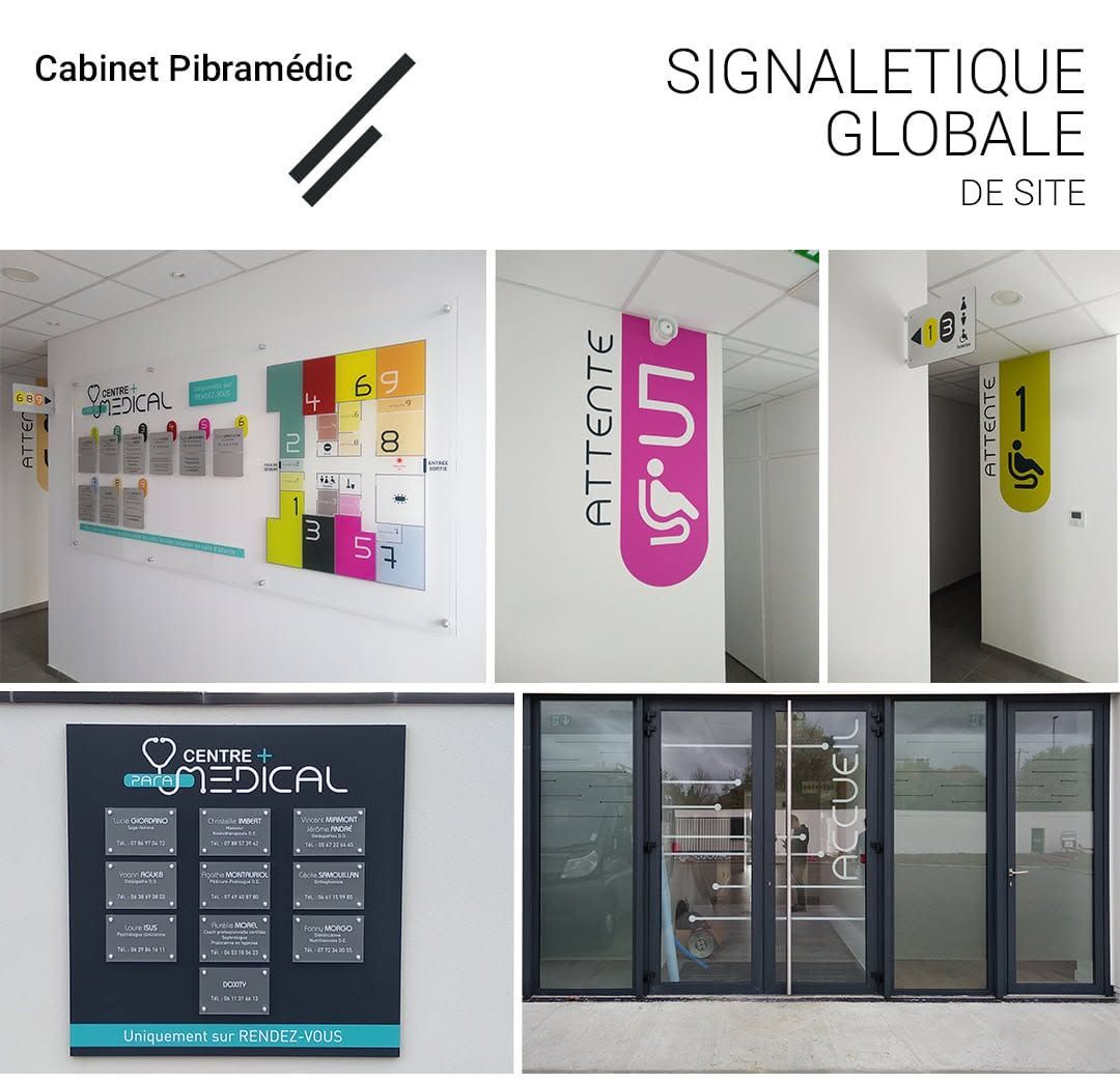 Vue d'ensemble de la signalétique de la clinique : panneaux muraux colorés, signalétique suspendue et portes d'entrée vitrées.