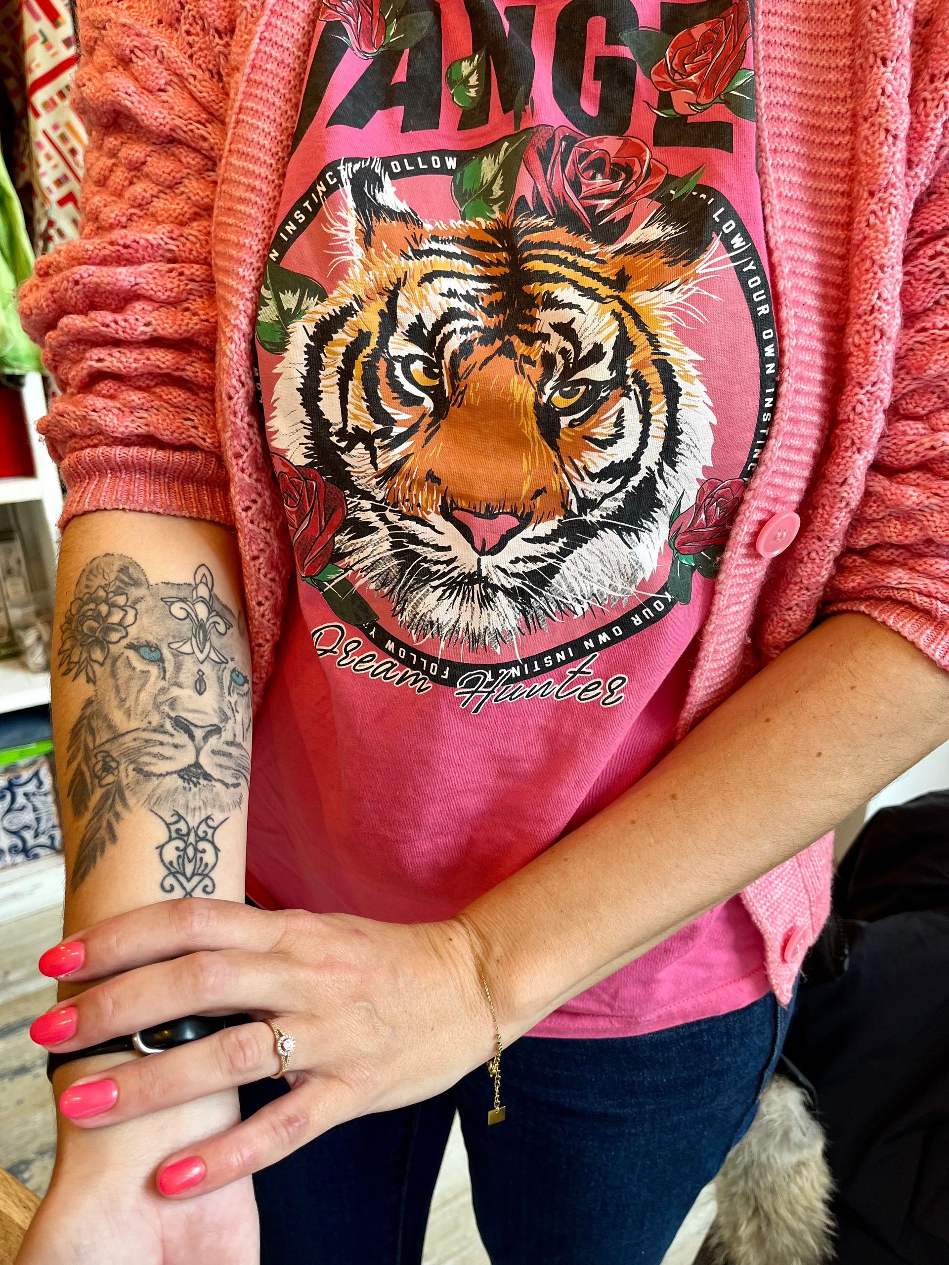 Ongles roses, style ovale