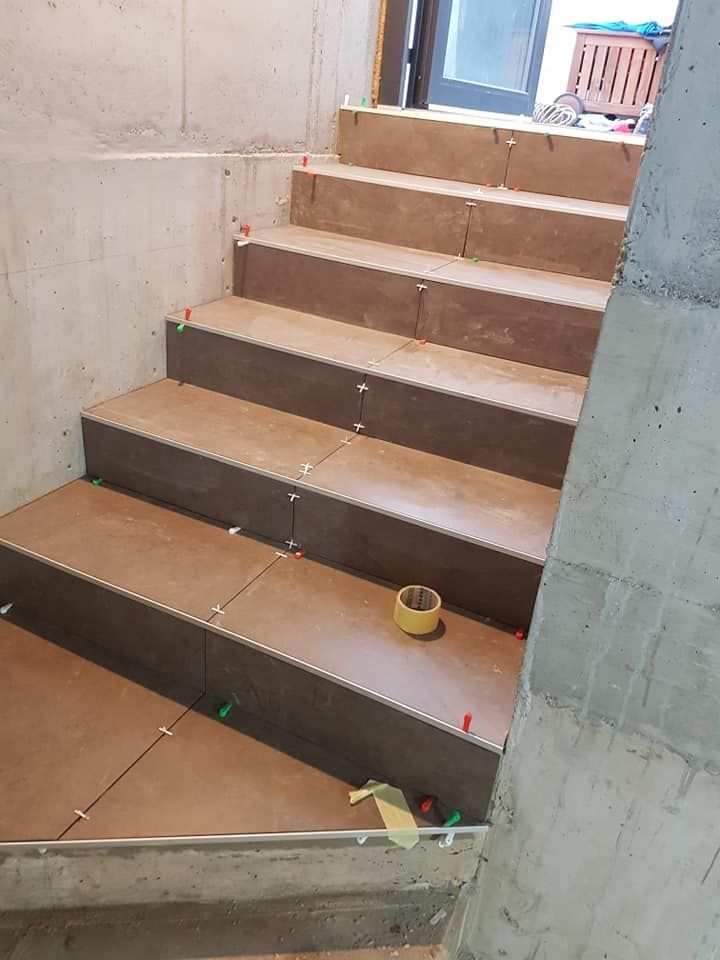 Scala auto livellante