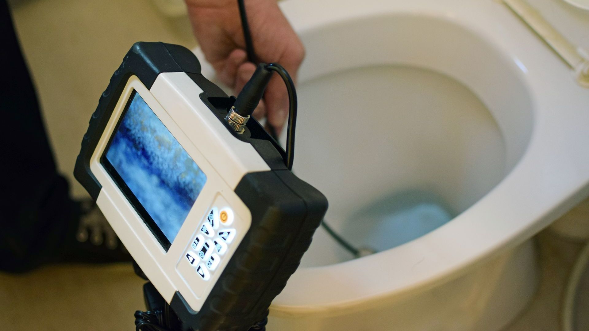 Caméra pour inspecter les canalisations des toilettes