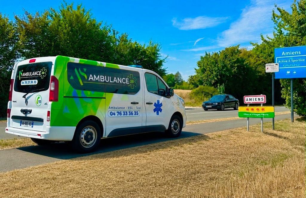 Ambulance AS Ambulance 38 lors d'une prise en charge médicale à Amiens.