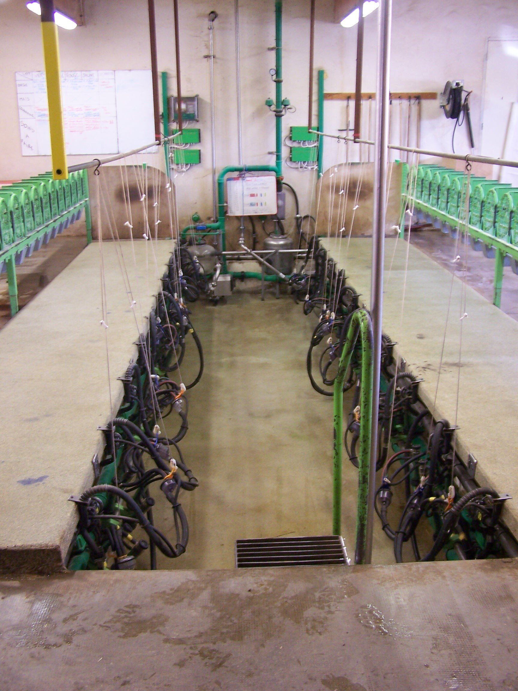 Photo des machines de la salle de traite