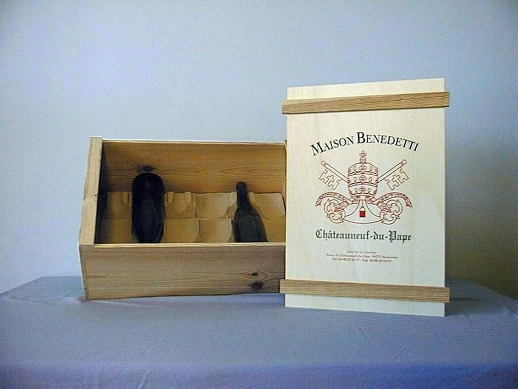 Photo d'un coffret en bois pour 6 bouteilles de vin