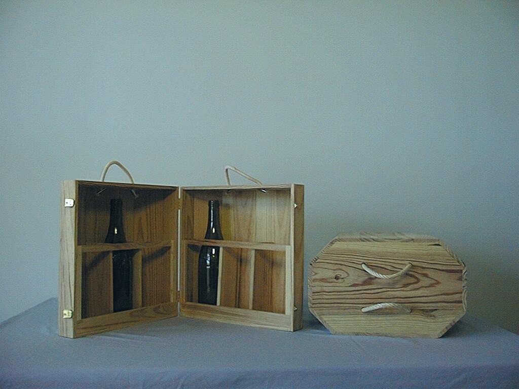 Photo d'un coffret à charnière pour 6 bouteilles de vin