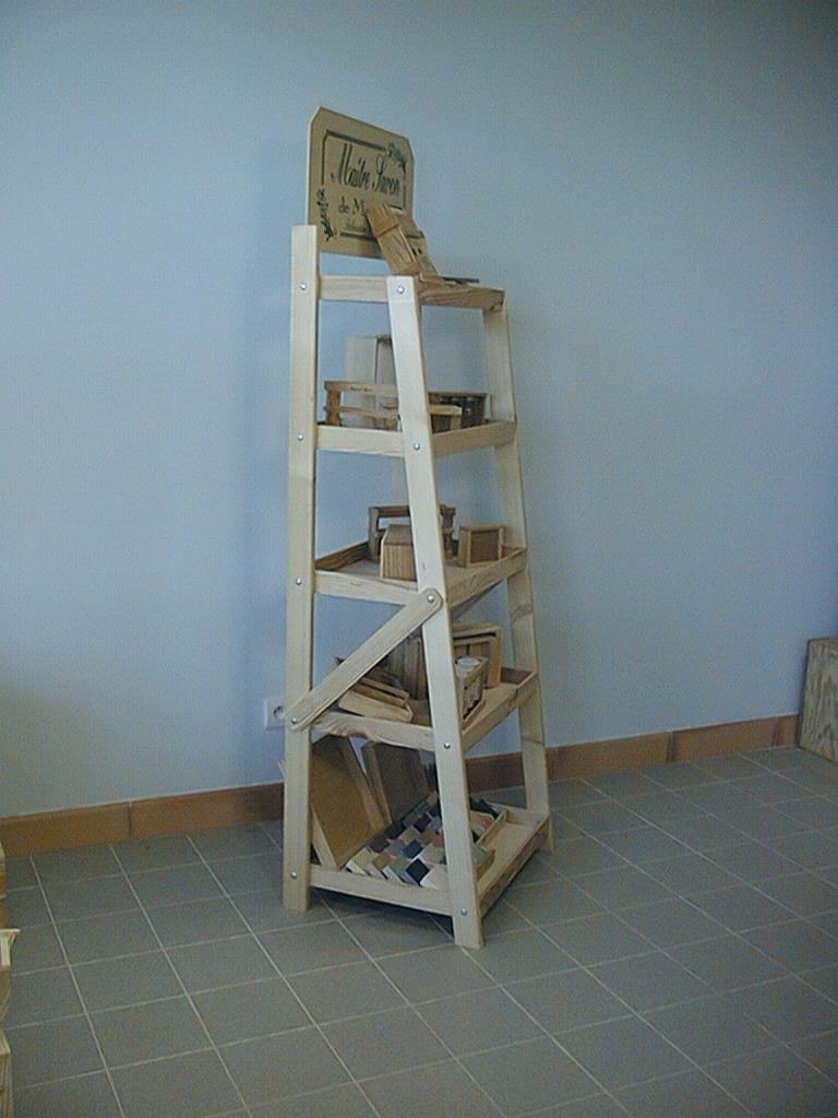 Photo d'un présentoir avec des produits