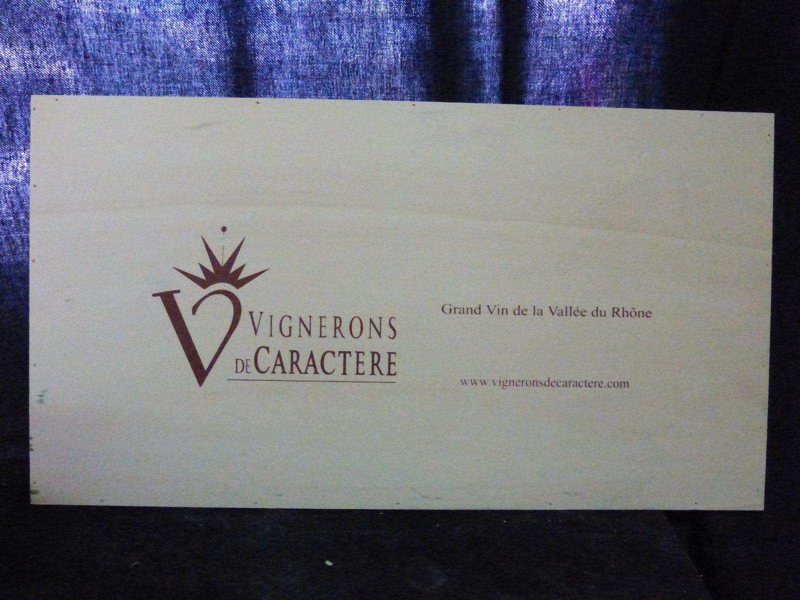 Photo d'une sérigraphie sur bois pour un vignoble