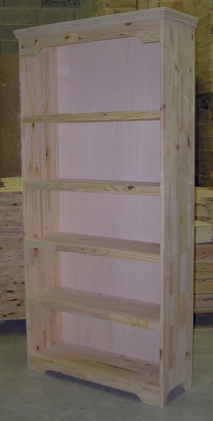 Photo d'un meuble en bois avec 5 étagères