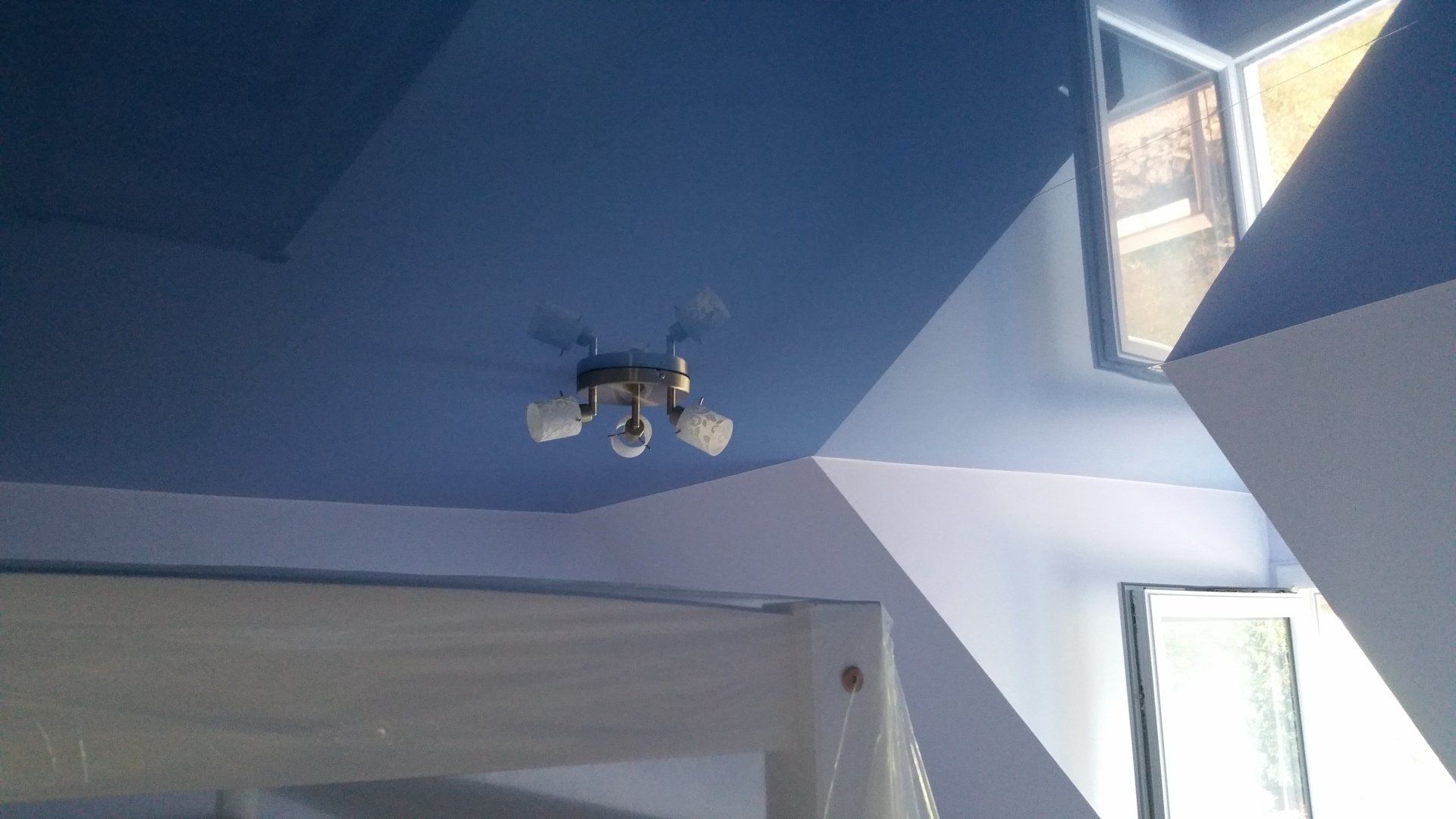 Plafond de chambre bleu