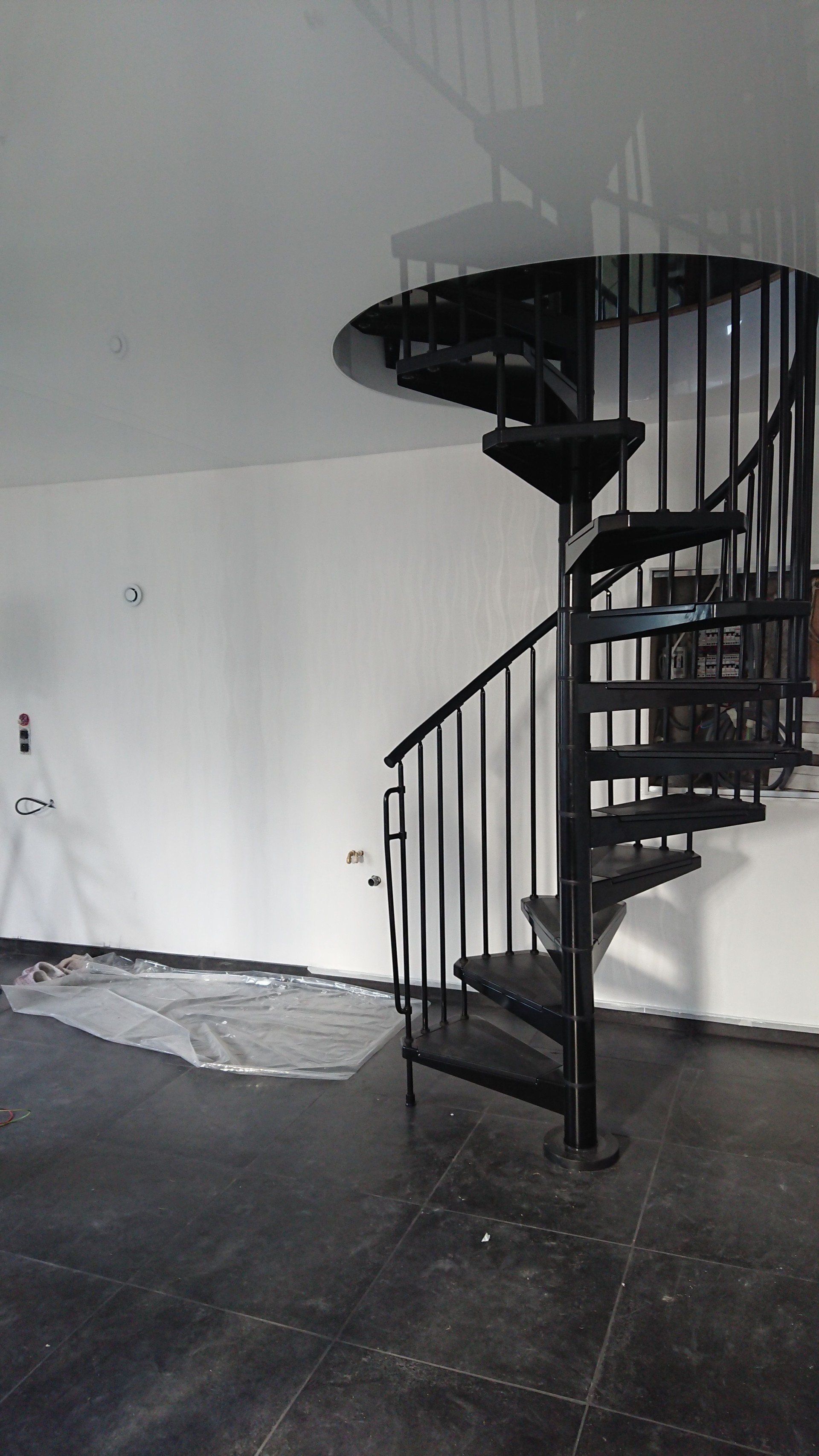 Plafond tendu et escalier