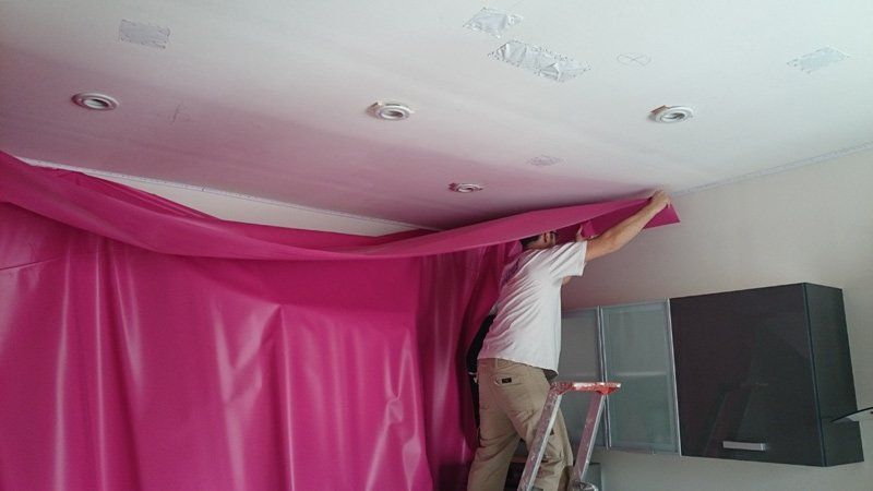 Plafond tendu rose