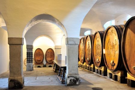 Weinkeller - Armin Föllmi und Co. AG