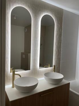 Double vasque avec double miroir led