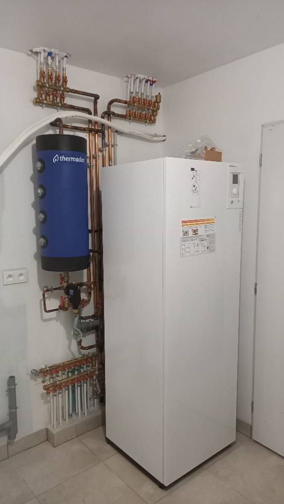 Chauffe-eau bleu et système de pompe à chaleur