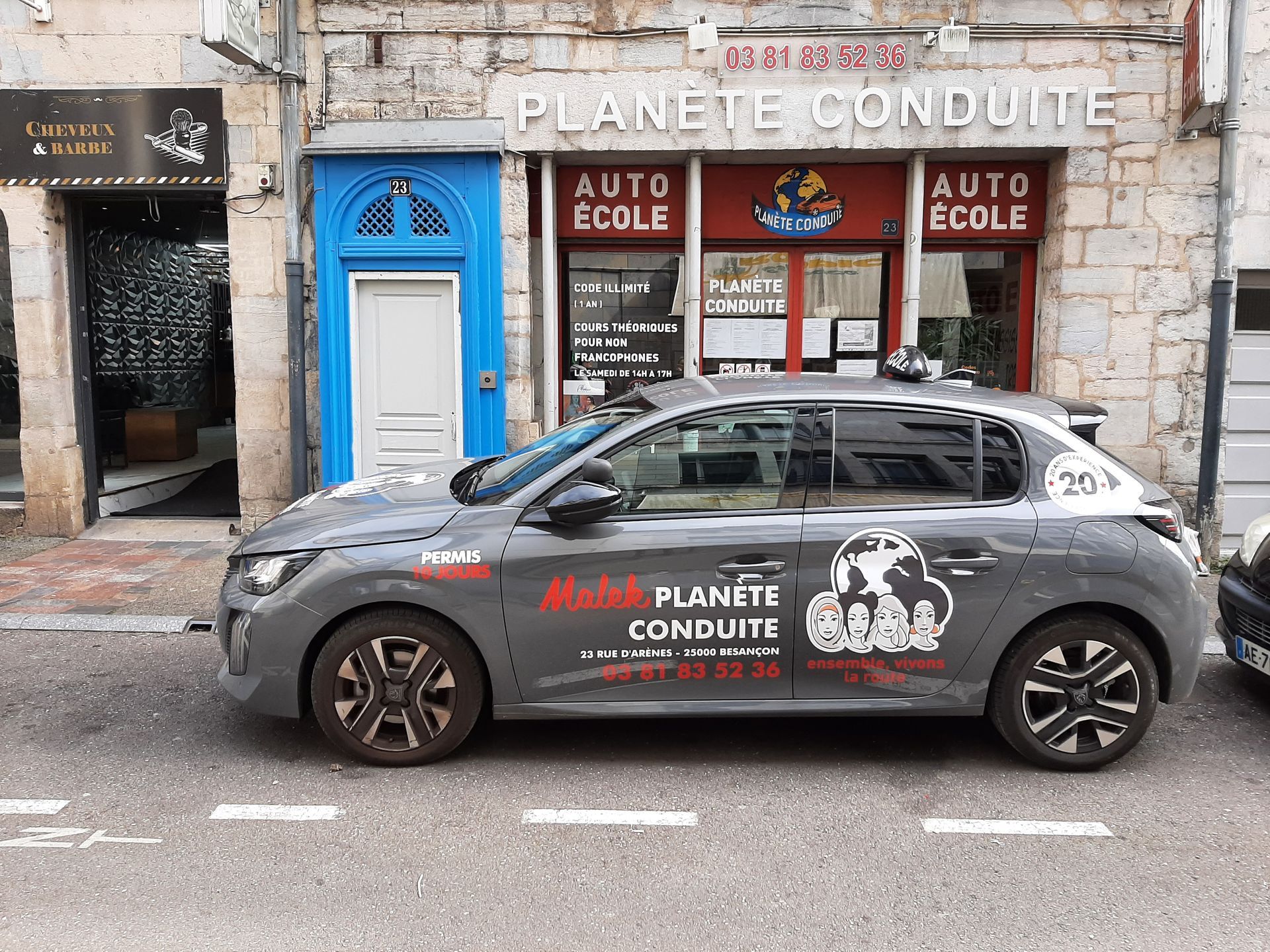 Voiture de l'auto-école