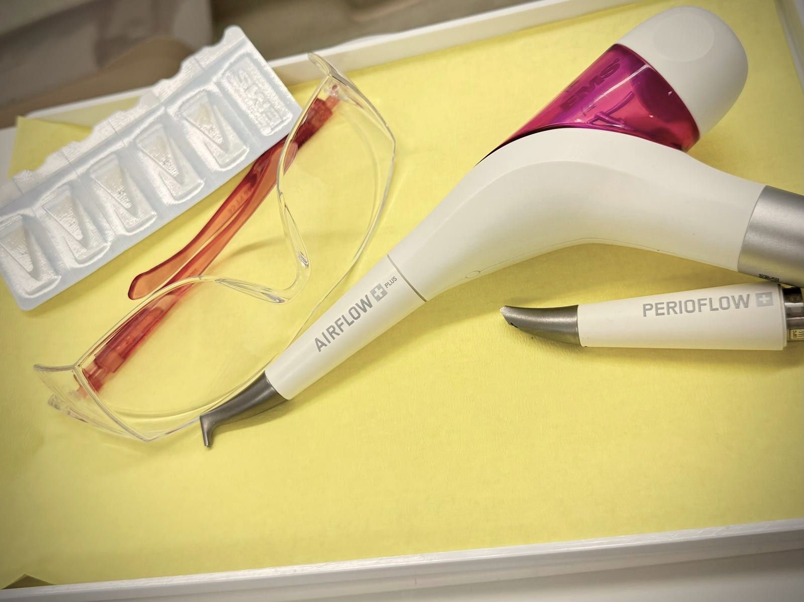 Dr.med.dent.(Syr.) Dipl.; M.Sc.; Ph.D.
Zahnärztin Kenda Khalouf