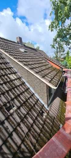 Satteldachumdeckung Gaube