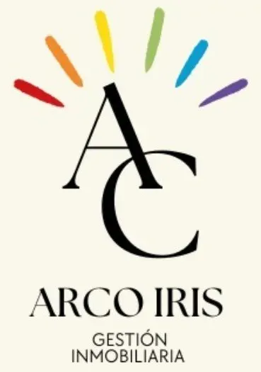 Logotipo: Letras &ldquo;AC&rdquo; con arco&iacute;ris arriba, texto &ldquo;ARCO IRIS&rdquo; y &ldquo;GESTI&Oacute;N INMOBILIARIA&rdquo; abajo.
