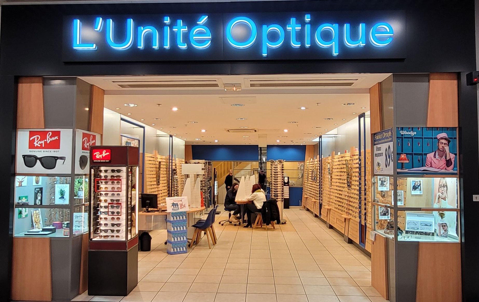 Devanture du magasin L'Unité Optique