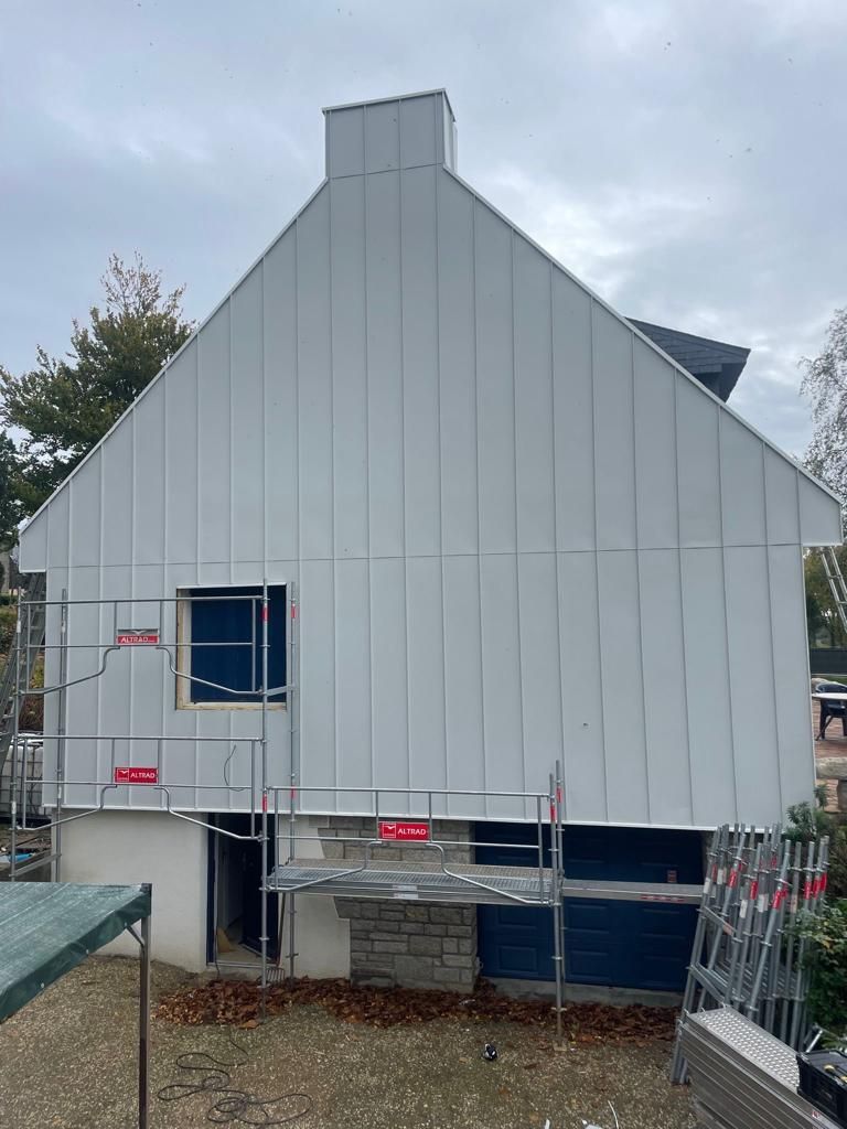 Mur avec unrevêtement blanc