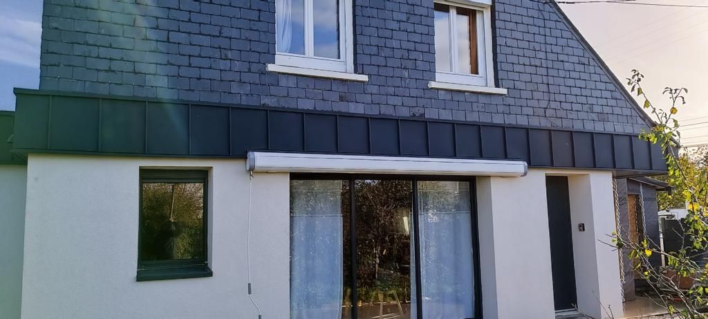 Revêtement d'une maison en ardoise