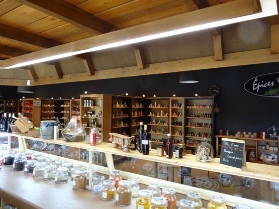 Assortiment de produits régionaux de qualité - Épices & Café à Chavornay