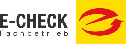 Logo des E-CHECK Fachbetriebs; schwarzer Text auf weißem, gelbes Logo mit rotem stilisiertem „E“-Pfeil.