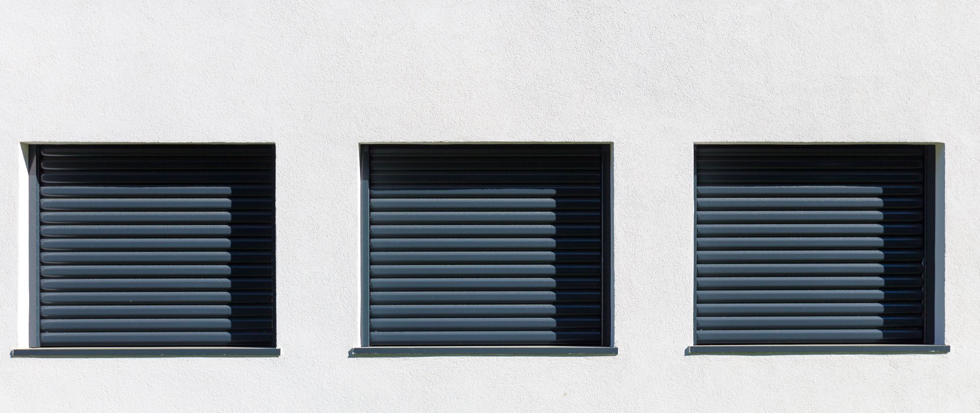 Volet roulant en aluminium de couleur noir
