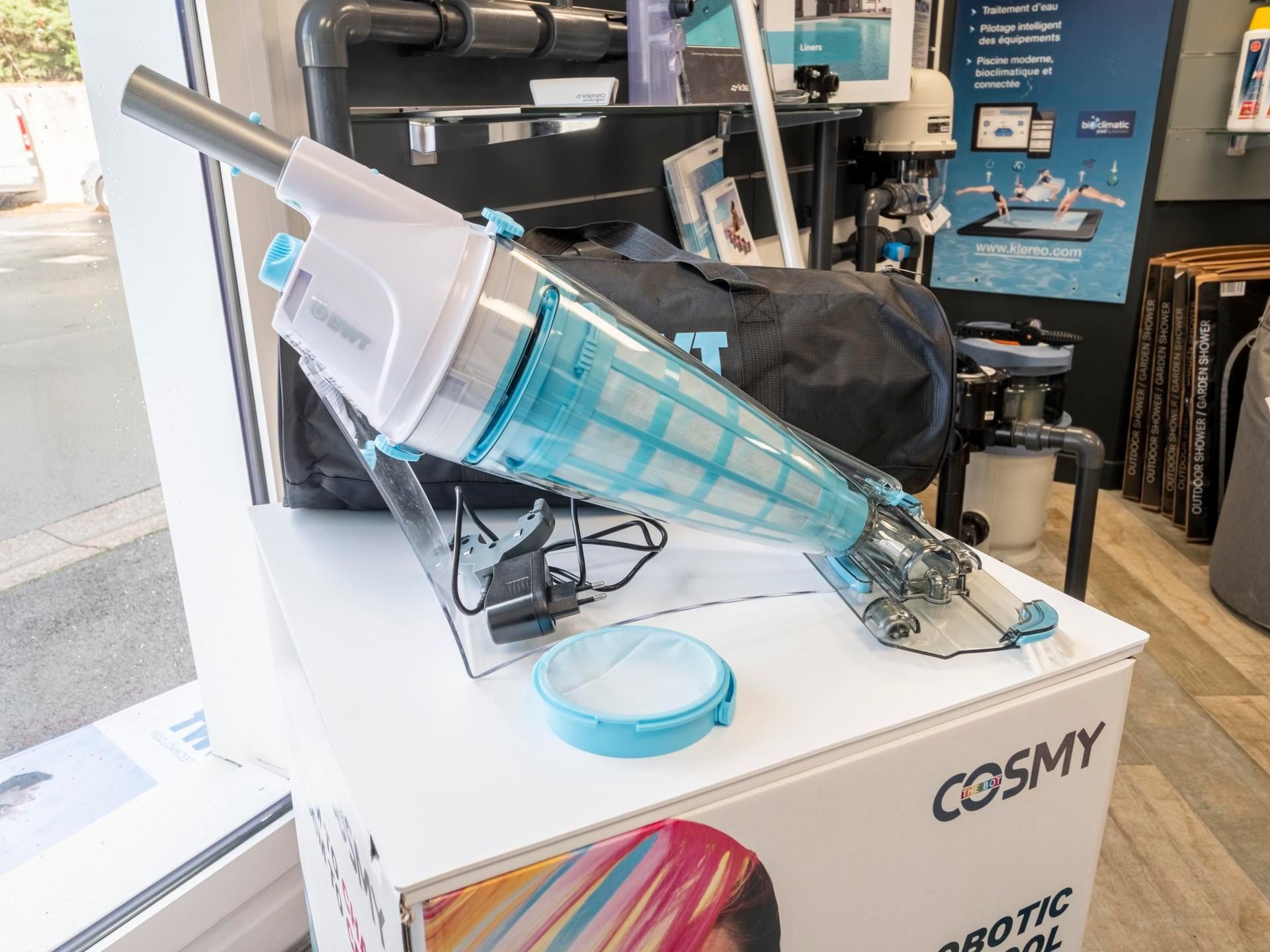 Aspirateur de piscine à bras