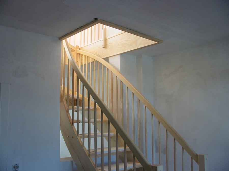 helle Holztreppe
