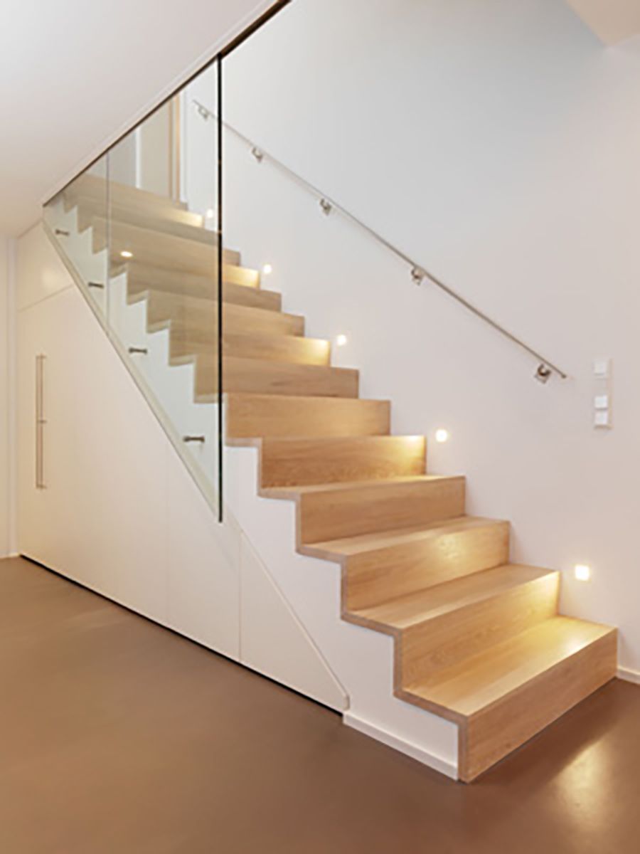 Holztreppen beleuchtet